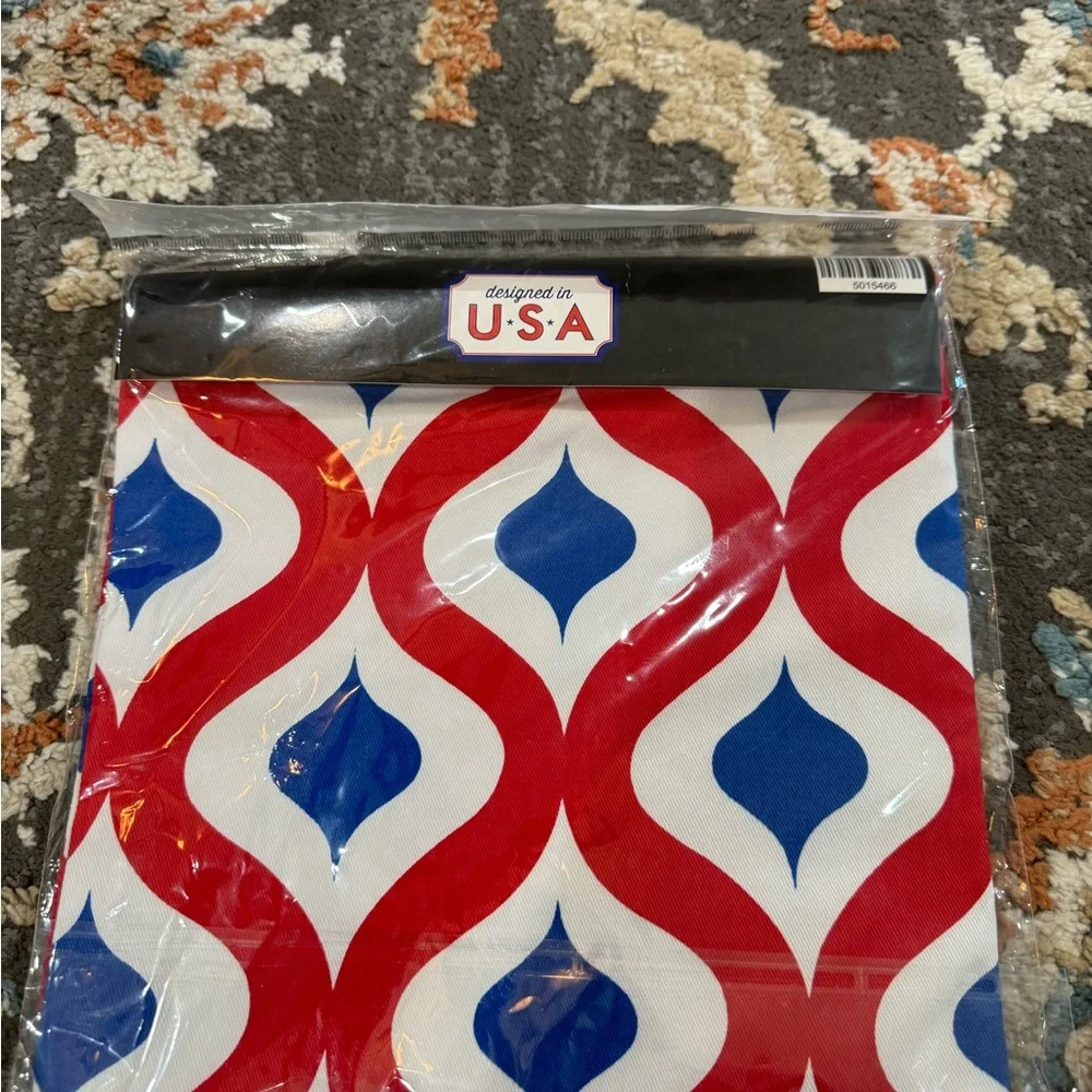 NWT 2 18x18 Red/White/Blue/ July 4th Pillow Cases‎